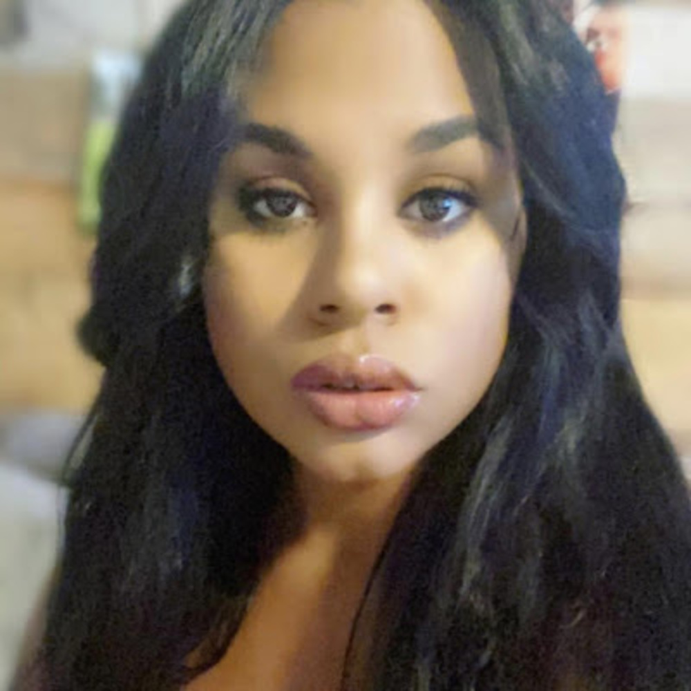 Meet your Posher, Danae